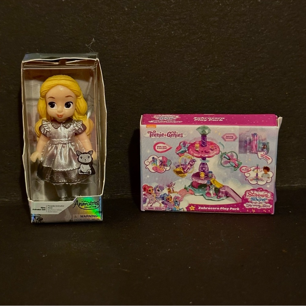Mini Brands Platinum Disney Alice in Wonderland & Teenie Genies Play Park
